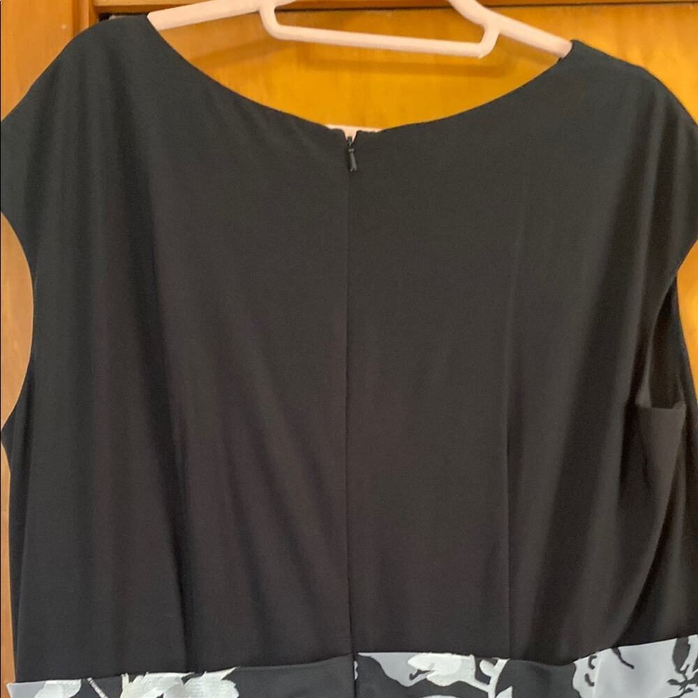 Alex Evenings Black White Long Dress Cap Sleeves Floral Pattern Pleated Zip 16W - Picture 6 of 8
